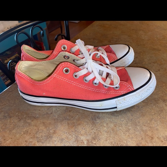 Low Rise Pink Converse Size 7 - Picture 4 of 4